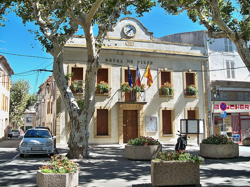 File:Mairie Sénas.JPG