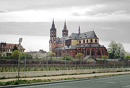 Церковь Богоматери и виноградник