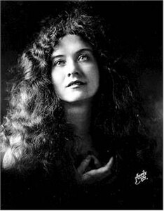 Maude Fealy 2.jpg