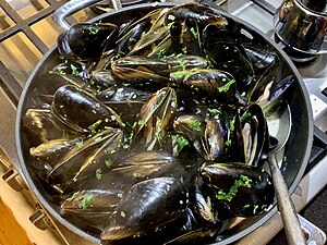 Mussels cooked on white wine and cream