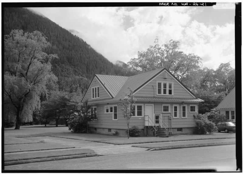 File:NORTH FACADE, HOUSE NO. 7, SILK STOCKING ROW, NEWHALEM, 1990. - Skagit Power Development, Skagit River and Newhalem Creek Hydroelectric Project, On Skagit River, Newhalem, HAER WASH,37-NEHA.V,1-21.tif