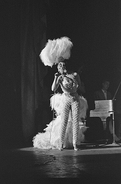 File:Nachtoptreden van Josephine Baker in het Citytheater te Amsterdam, Bestanddeelnr 911-7669.jpg