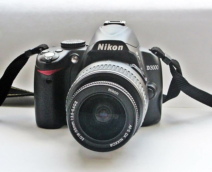 File:Nikon D3000 with Lens 18-55mm (filtered).jpg