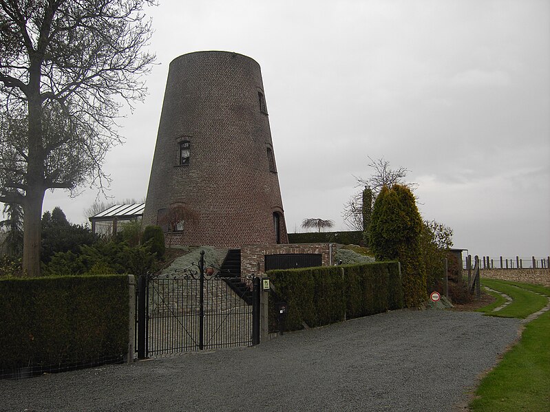 File:Oombergen - Zottegem - Woonmolen.jpg