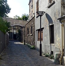 Ruelle Bidault.