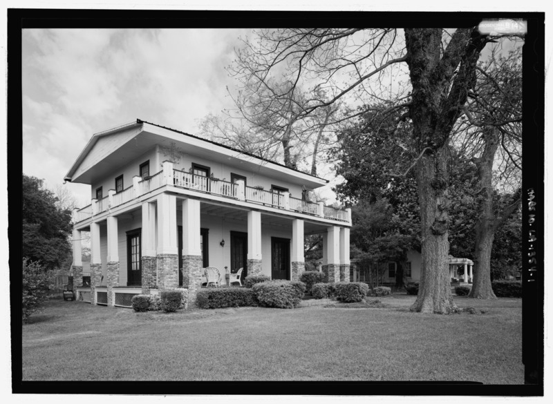 File:PERSPECTIVE VIEW LOOKING FROM THE SOUTHEAST - Steamboat House, 200 Jefferson Street, Natchitoches, Natchitoches Parish, LA HABS LA-1354-1.tif