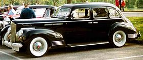 Packard 4-врати Touring седан 1941.jpg