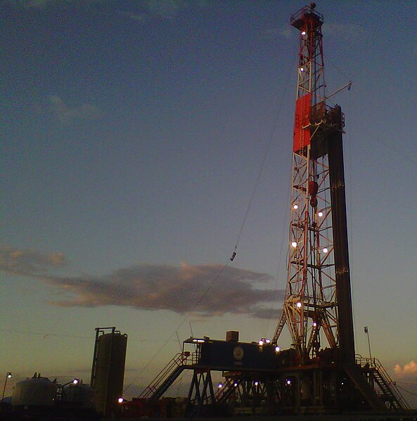 File:Patterson Rig Number 623.jpg