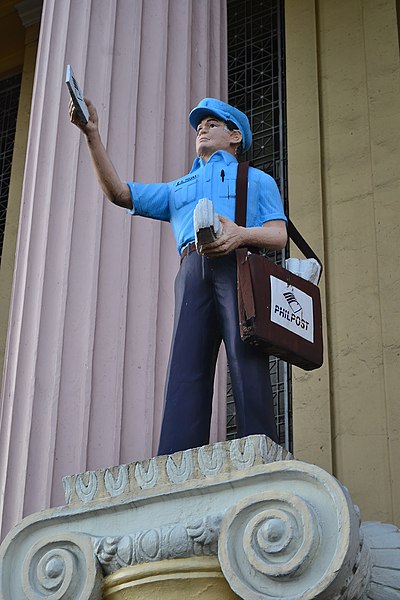 File:PhilPostStatue.JPG