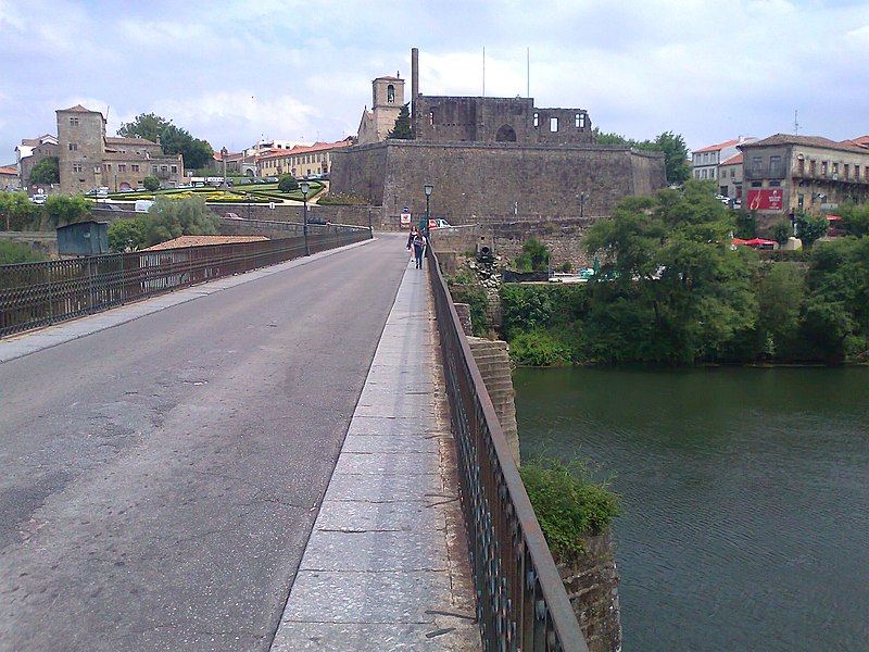 File:Ponte de Barcelos 10.jpg