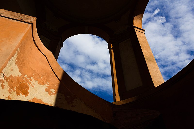 File:Portico di San Luca 1.jpg