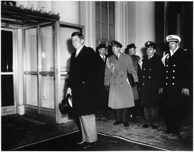 File:President Kennedy returns to the White House after attending Inaugural Balls. - NARA - 194185.tif