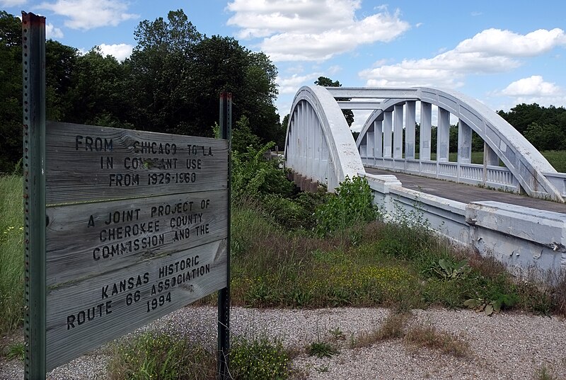 File:Rainbow bridge in Kansas 5.jpg