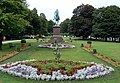 Das Kaiser-Wilhelm-Denkmal im wiederhergestellten Prachtbeet nach historischen Pflanzplänen