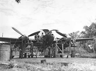 330px-Repairs_to_P-38_by_459th_Fighter_Squadron_at_Chittagong%2C_India_-_January_1945.jpg