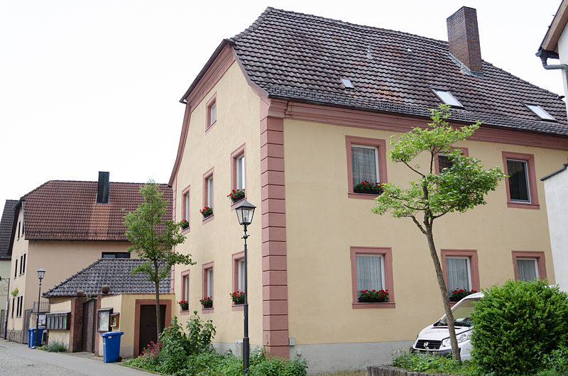 File:Retzstadt, Rathausplatz 3, 001.jpg