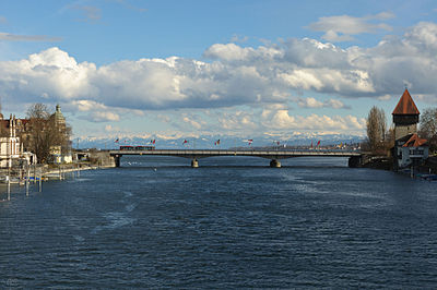Rheinbrücke Konstanz bei Föhn.jpg