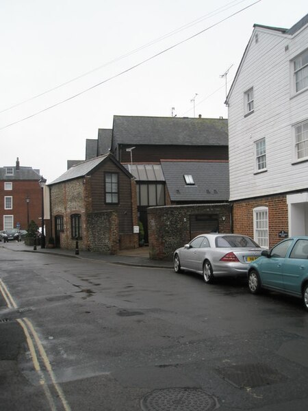 File:River Road - geograph.org.uk - 1653579.jpg