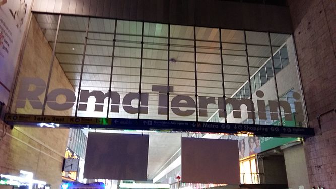 Rome Termini at night in 2016