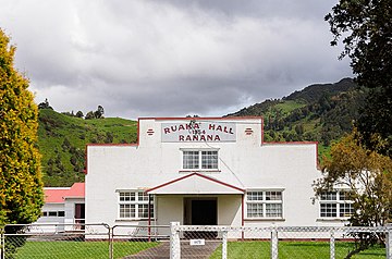 File:Ruaka_Hall,_Ranana.jpg