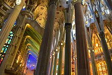 Sagrada Familia (38755528005).jpg