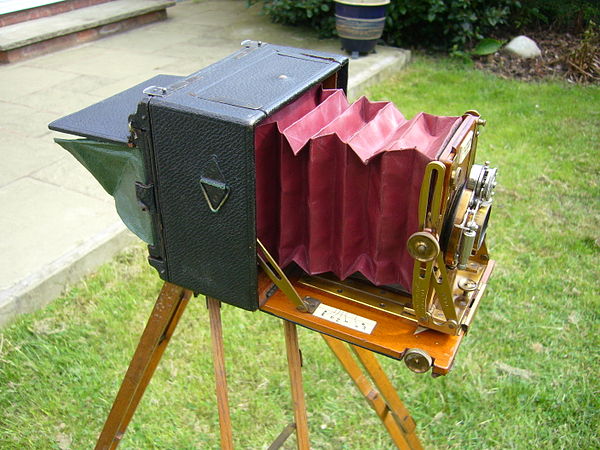 A Sanderson 'Hand' camera dating from circa 1899