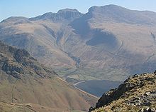 Vue de Scafell Pike à gauche et du Scafell à droite.