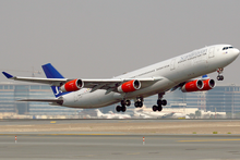Airbus A340-300 Scandinavian Airlines in decollo