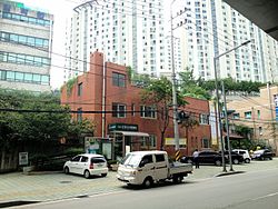 Seongbuk Donam 1-dong Comunity Service Center.JPG
