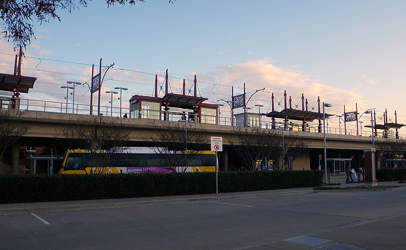 File:Spring valley station 2010-01-16.jpg