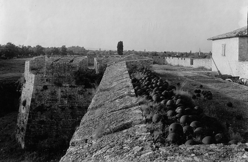 File:St Georges Castle Preveza Boissonnas1913.jpg