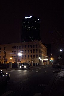 The Stephens building at night. It is one of the tallest in Little Rock. StephensIncLittleRockNight.jpg