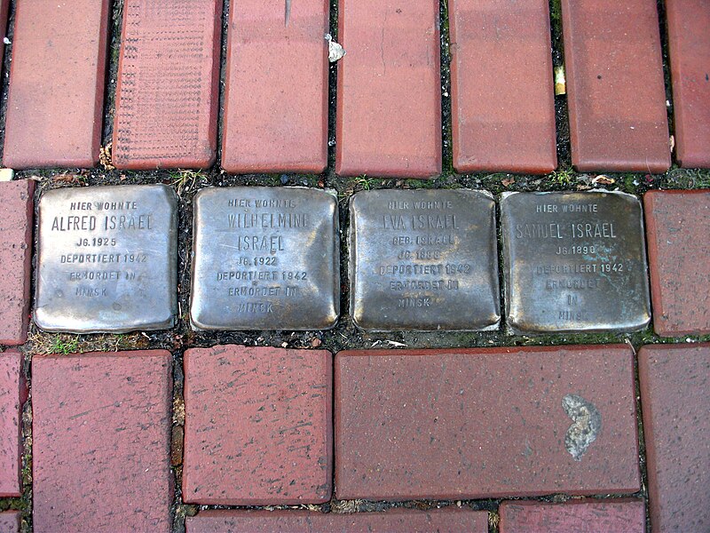 File:Stolpersteins Alfred Israel, Wilhelmine Israel, Eva Israel, Samuel Israel Rochusstraße 211 Bonn.JPG