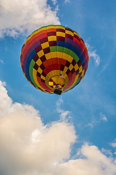 File:Stoweflake Balloon Festival 2014 (14545822849).jpg