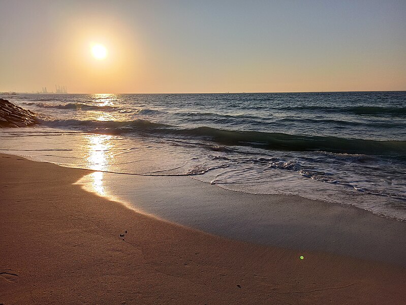 File:Sunrise At Ajman Beach.jpg