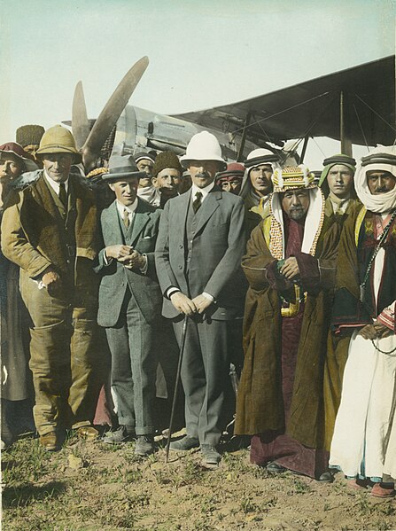 File:T. E. Lawrence, Herbert Samuel, Emir Abdullah - Amman 1921.jpg