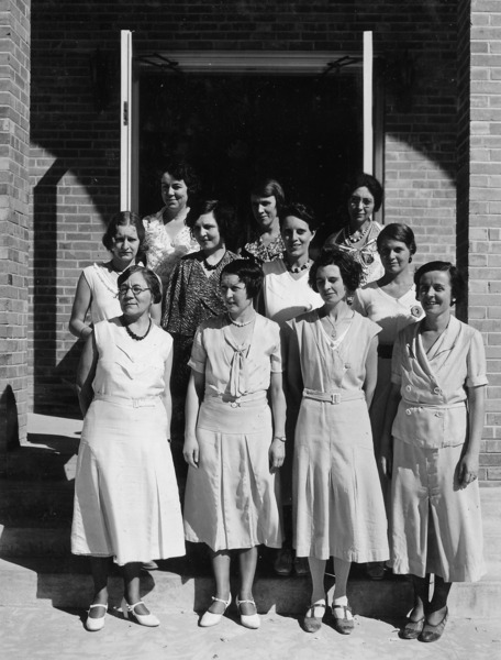 File:Teaching staff of the Boulder City Grade School - NARA - 293732.tif