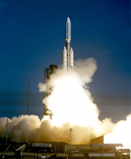 Tập_tin:Titan_3E_with_Voyager_1.jpg