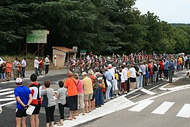 En 2007, le Tour au carrefour de Cazelles.