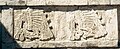 Supuesta versión prehispanica del escudu nacional nel templu B de la Zona Arqueologica de Tula.