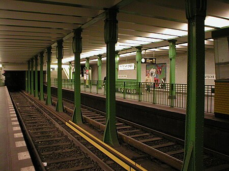 U Bahn Berlin Deutsche Oper