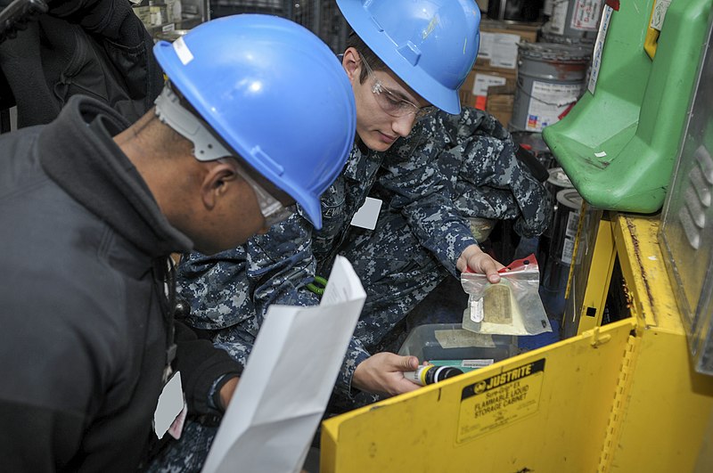 File:USS Abraham Lincoln operations 150324-N-TT082-035.jpg