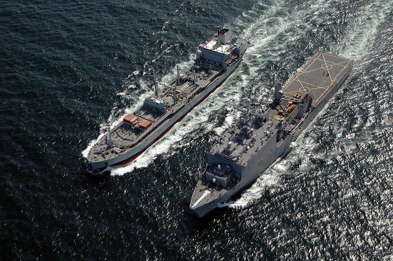 File:USS Carter Hall (LSD-50) and RFA Bayleaf (A109).jpg