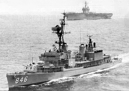 USS_Ozbourn_(DD-846)