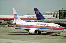 A 737-300 of United Airlines United Airlines Boeing 737-322; N386UA@LAX;31.07.1995 (4709646772).jpg