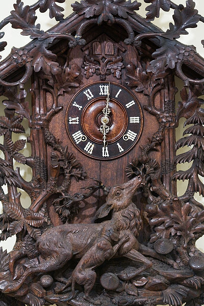 File:Vienna - Vintage Bavarian wooden Clock - 0557.jpg