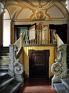 The staircase, in Piperno, to the mezzanine floor of Villa Meola in Portici Villa Meola a Portici (scaletta).jpg