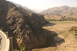 Wadi najran dam.jpg
