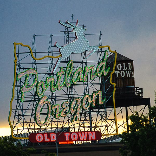 File:White Stag sign, Portland, Oregon.jpg