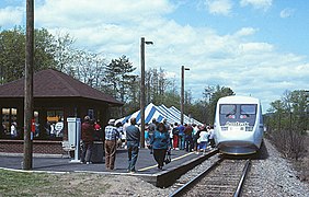 X2000 demonstrator at Ticonderoga station, May 14, 1993.jpg